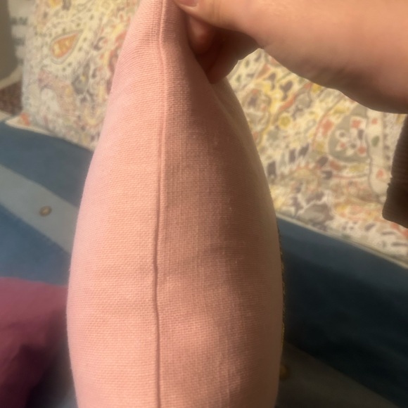 Pink throw pillow - Picture 3 of 9